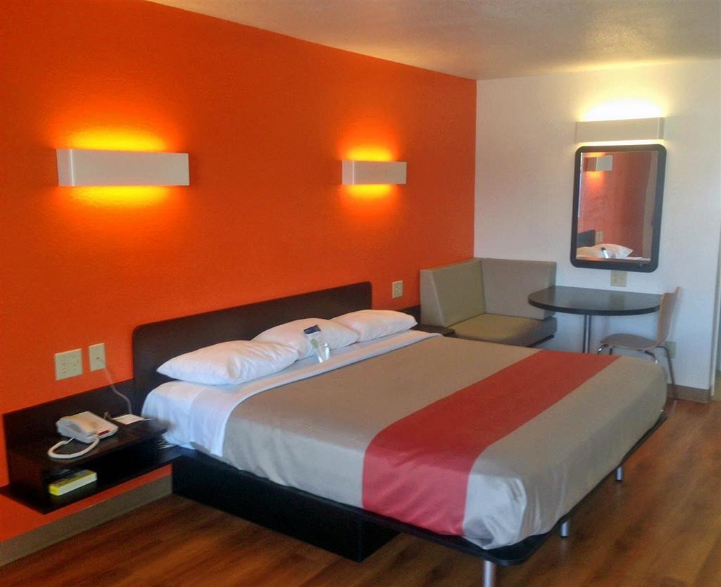 Motel 6-San Antonio, Tx - Fiesta Trails Oda fotoğraf