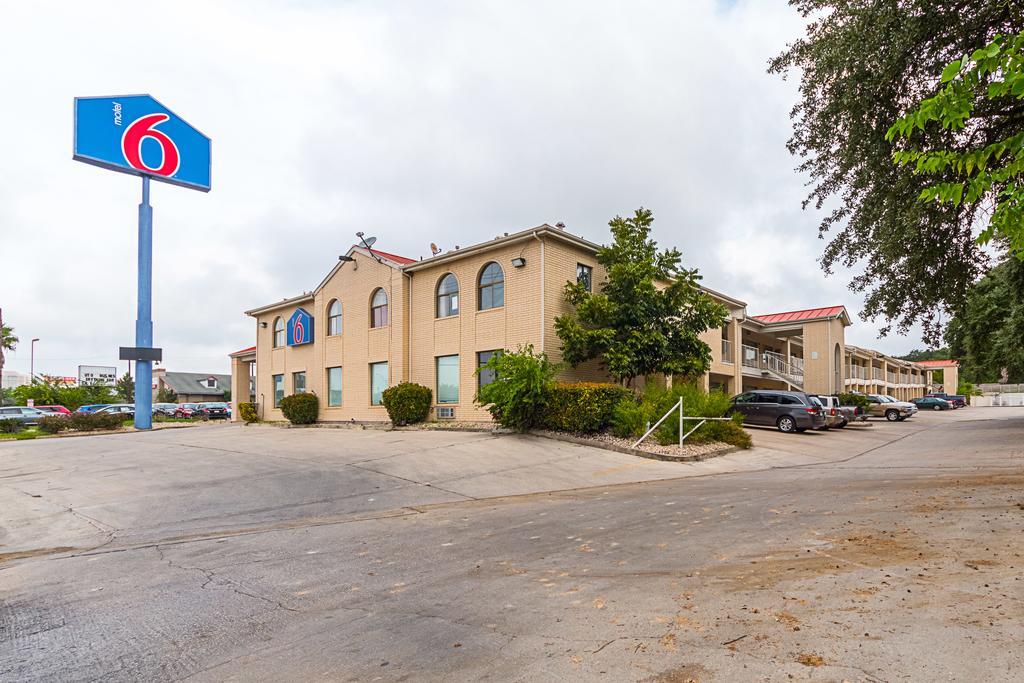 Motel 6-San Antonio, Tx - Fiesta Trails Dış mekan fotoğraf
