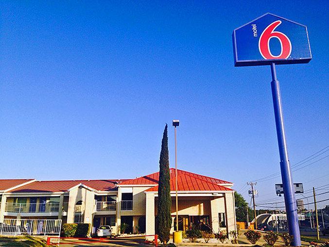 Motel 6-San Antonio, Tx - Fiesta Trails Dış mekan fotoğraf