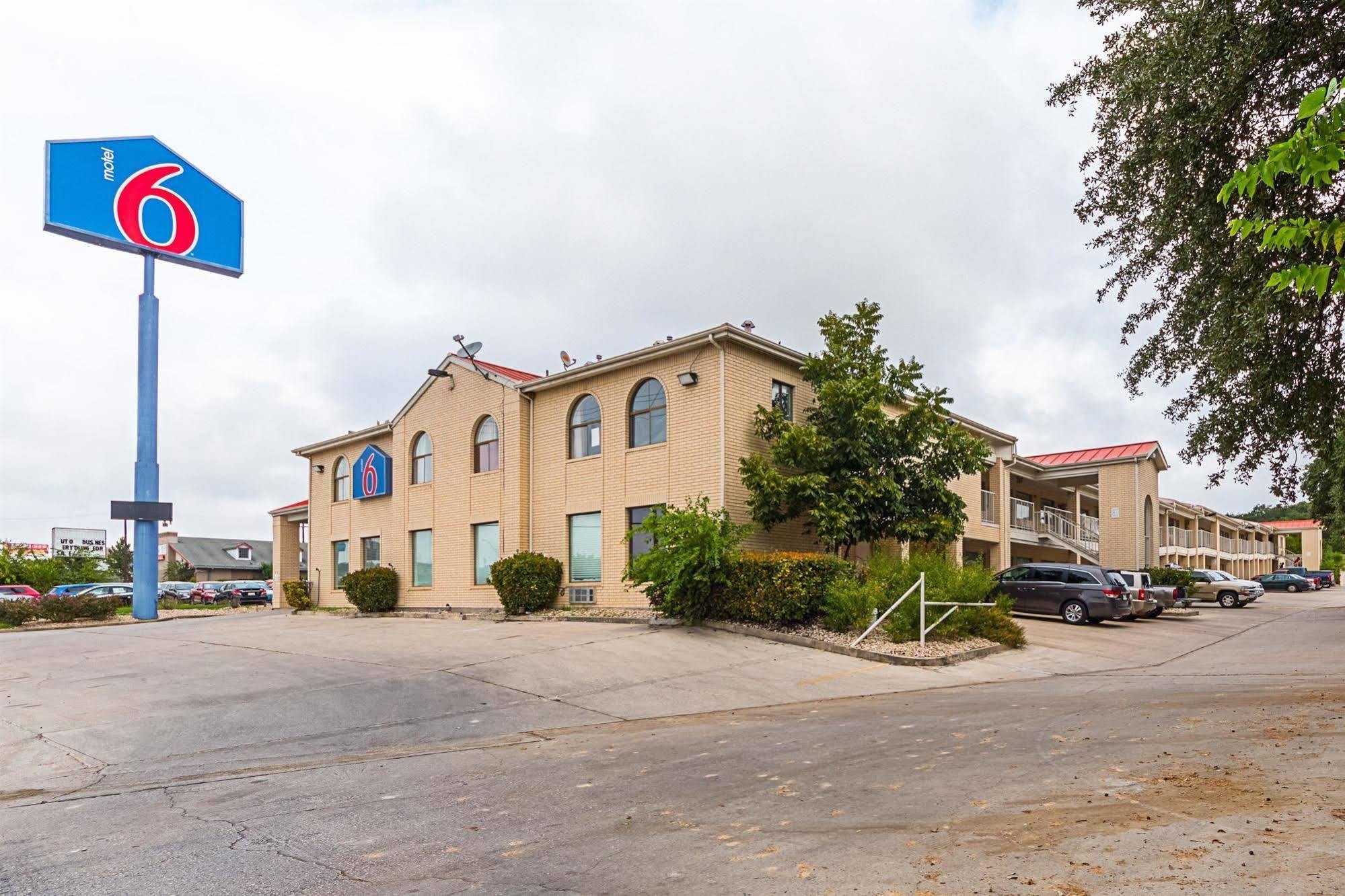 Motel 6-San Antonio, Tx - Fiesta Trails Dış mekan fotoğraf