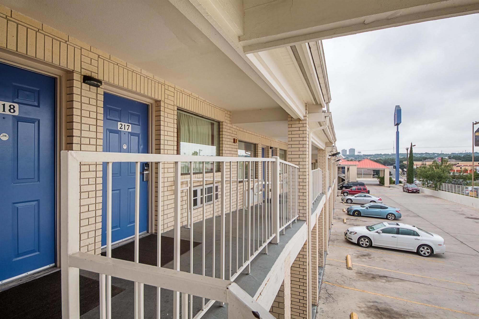 Motel 6-San Antonio, Tx - Fiesta Trails Dış mekan fotoğraf