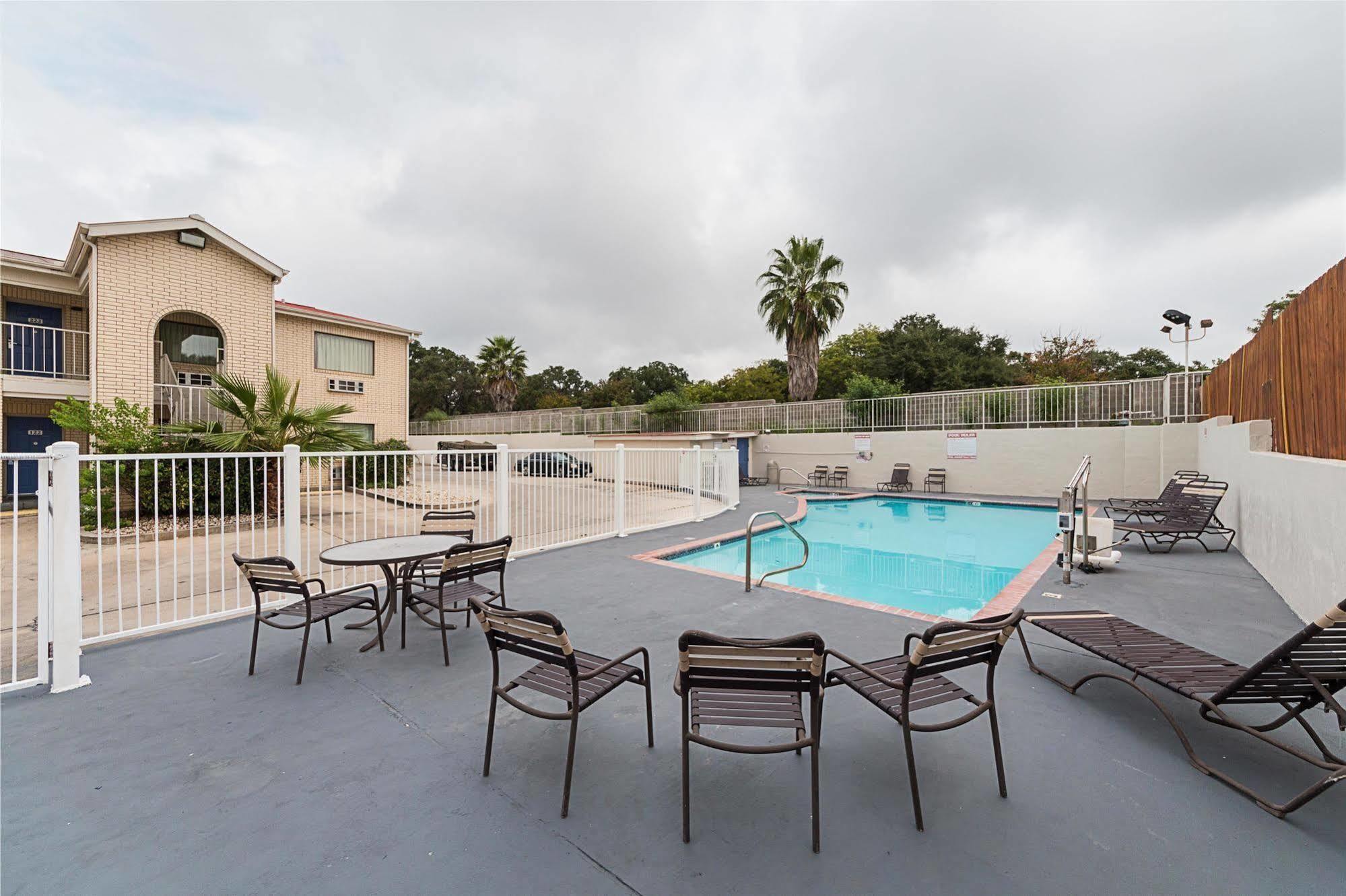Motel 6-San Antonio, Tx - Fiesta Trails Dış mekan fotoğraf