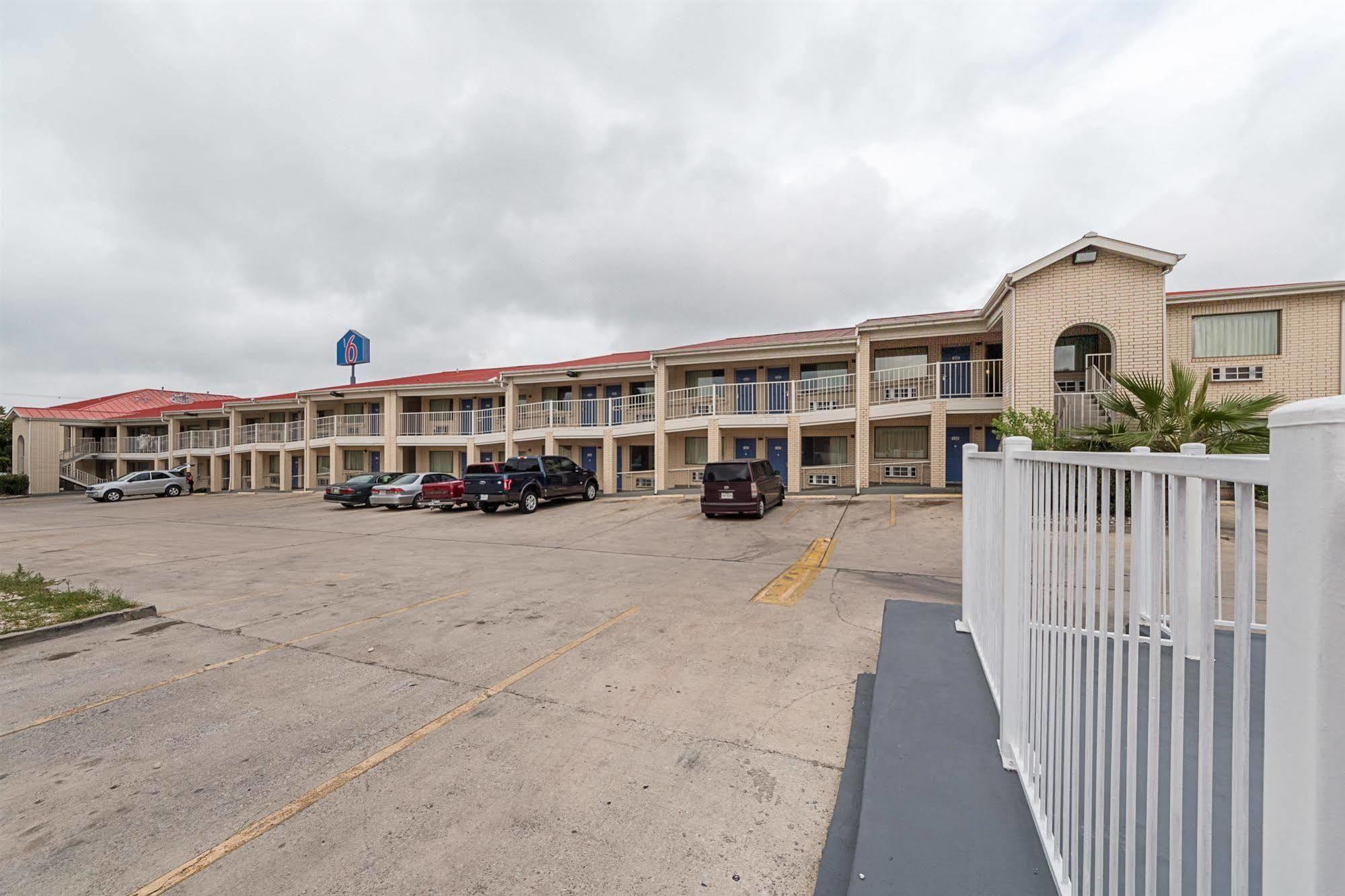 Motel 6-San Antonio, Tx - Fiesta Trails Dış mekan fotoğraf