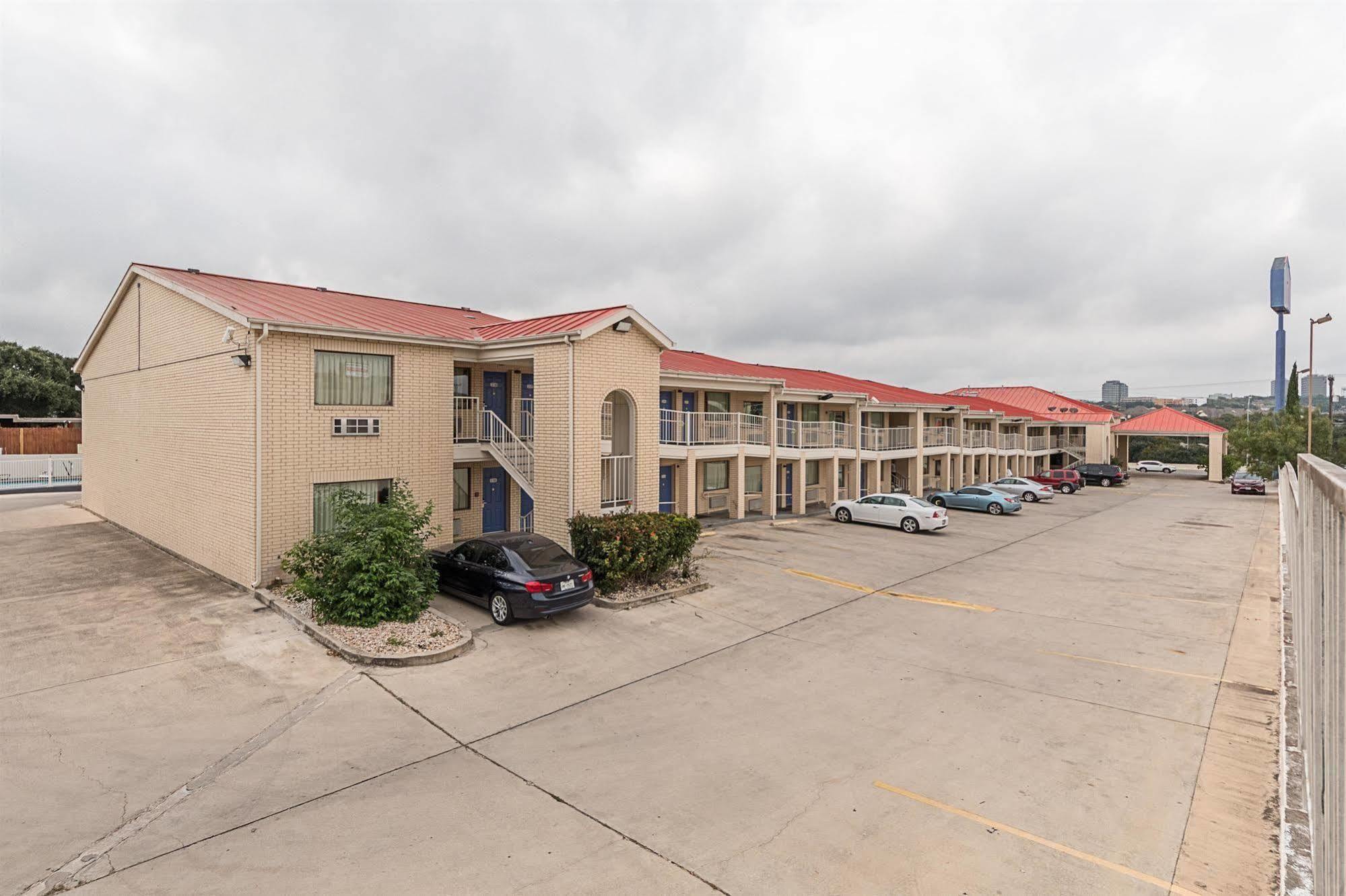 Motel 6-San Antonio, Tx - Fiesta Trails Dış mekan fotoğraf